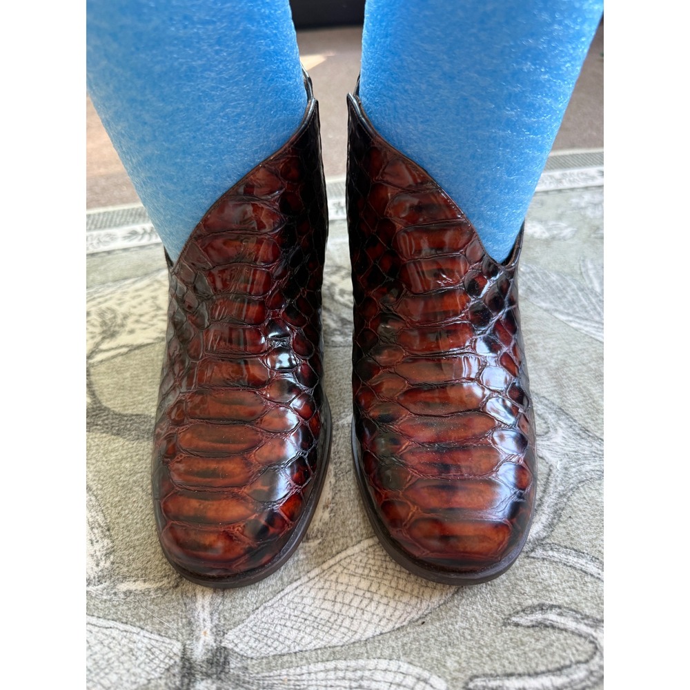 Free People Huntley Mahogany Snakeskin Embossed V-Cut Ankle Boots 38 Preppy Indi